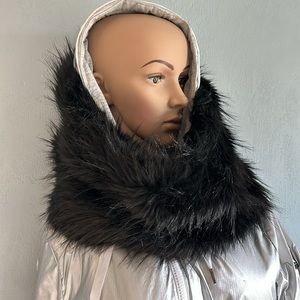 NWT Kenneth Cole faux fur scarf / neck warmer